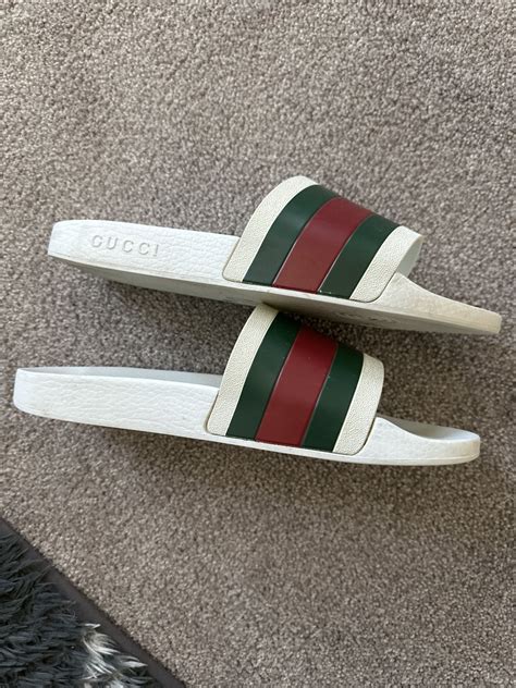 gucci pursuit 72 slides white